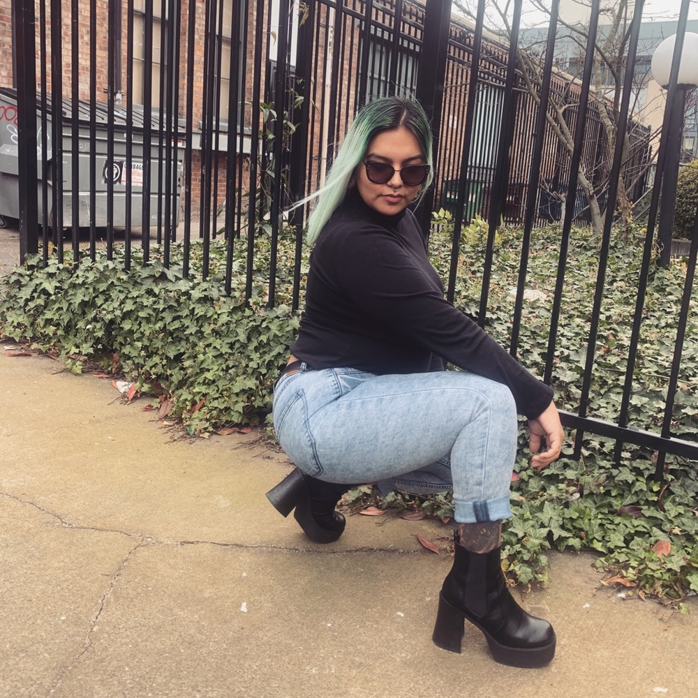 Meet your Posher, Elizabeth